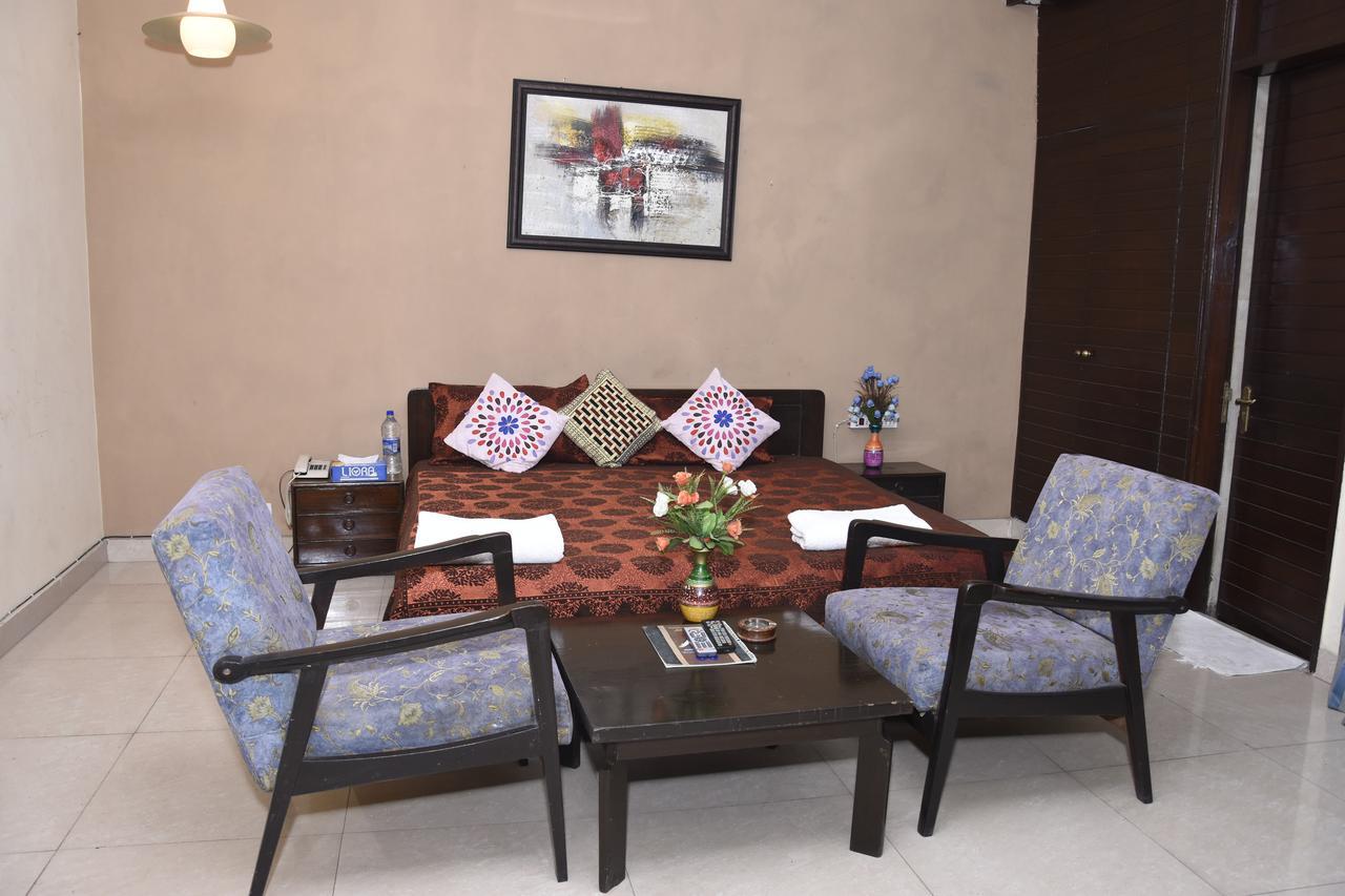 Modipur Hotel Rampur  Екстер'єр фото