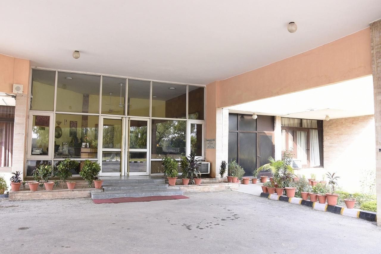 Modipur Hotel Rampur  Екстер'єр фото
