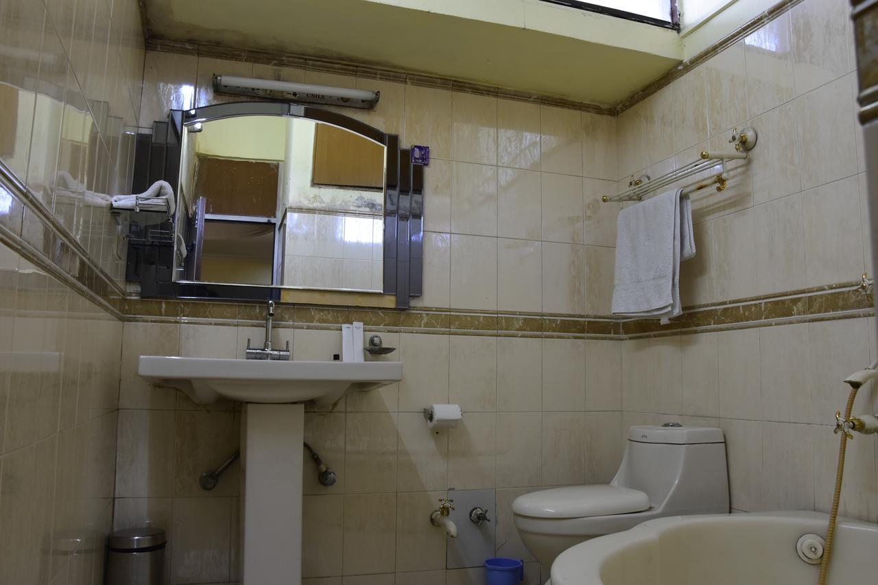 Modipur Hotel Rampur  Екстер'єр фото